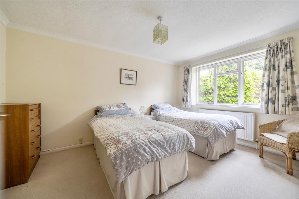 Additional image 18 of 4 bed bungalow for saleArdwell Close, Crowthorne, Berkshire RG45