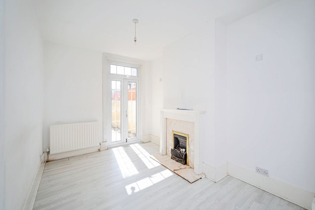Property photo 3 of 13 Photo