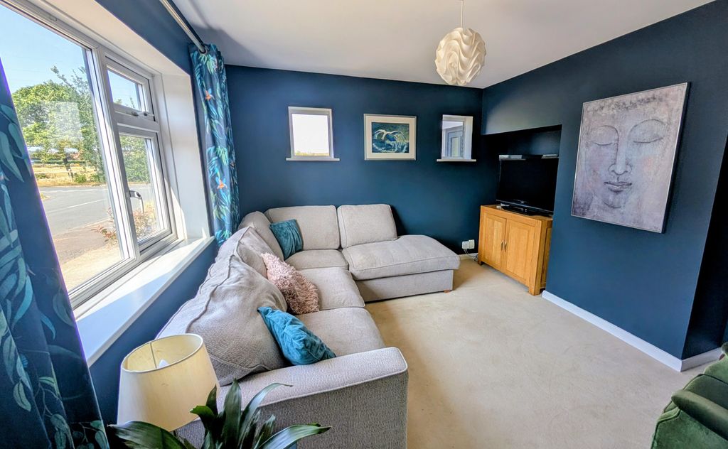 Property photo 2 of 30