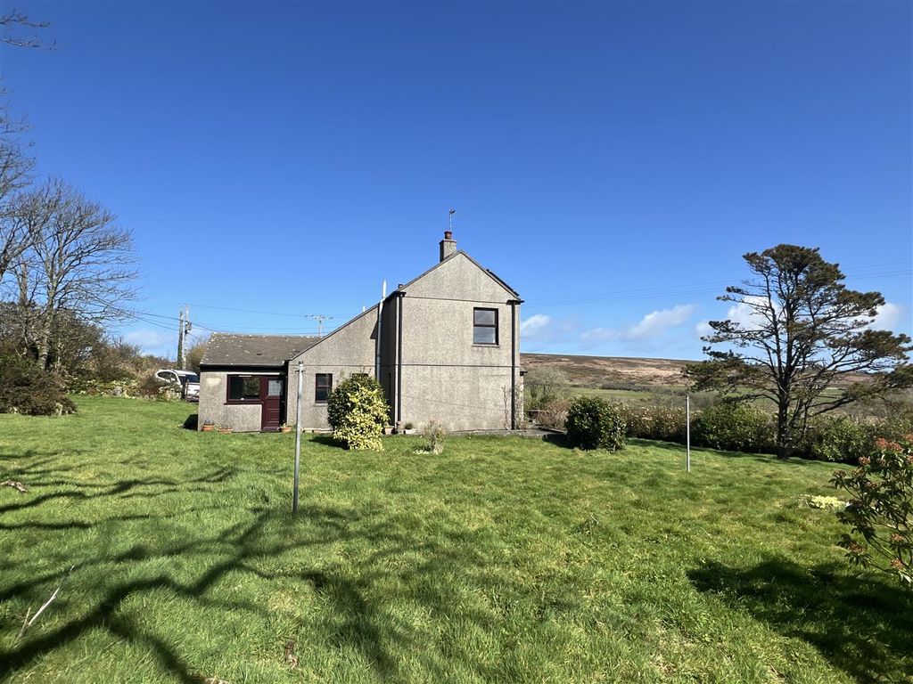 Property photo 3 of 32 Garden & Barns