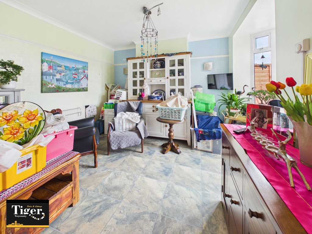 Property photo 3 of 11 Cam02176G0-Pr0819-Still002