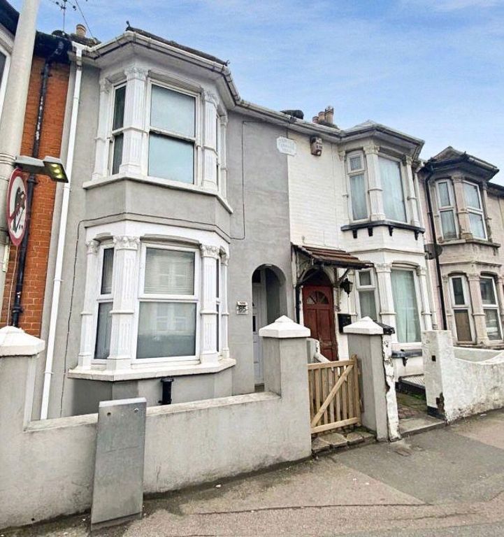 Property photo 1 of 9