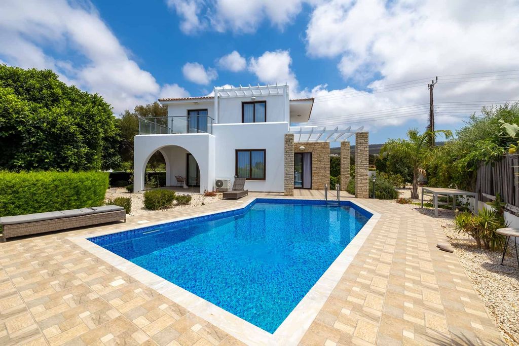 Property photo 1 of 30