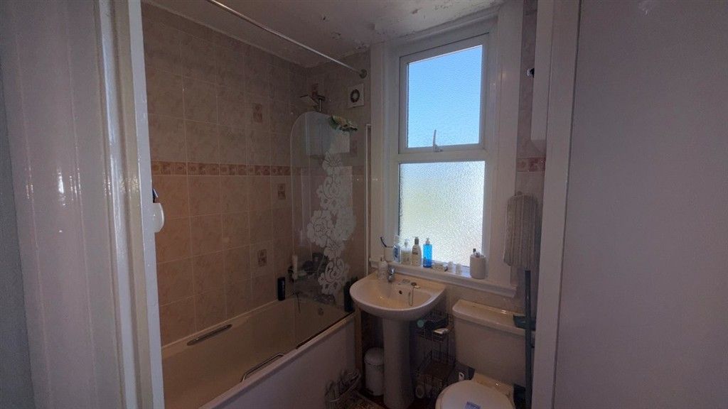 Property photo 2 of 3