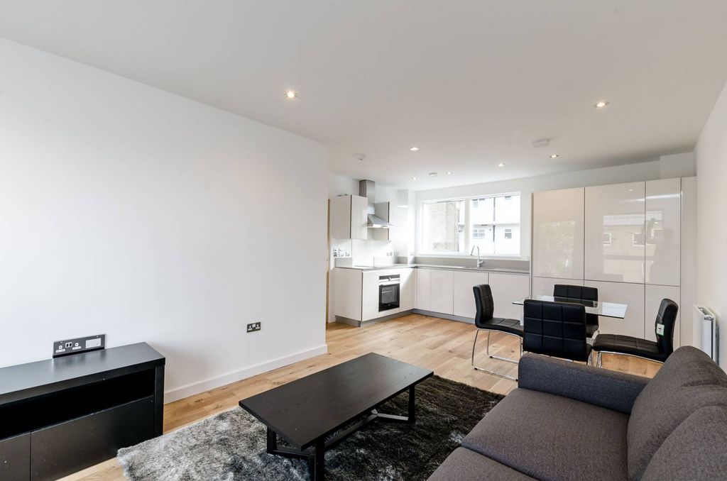 Property photo 1 of 8
