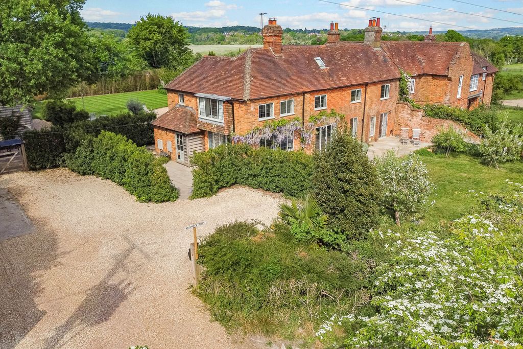 Property photo 2 of 31