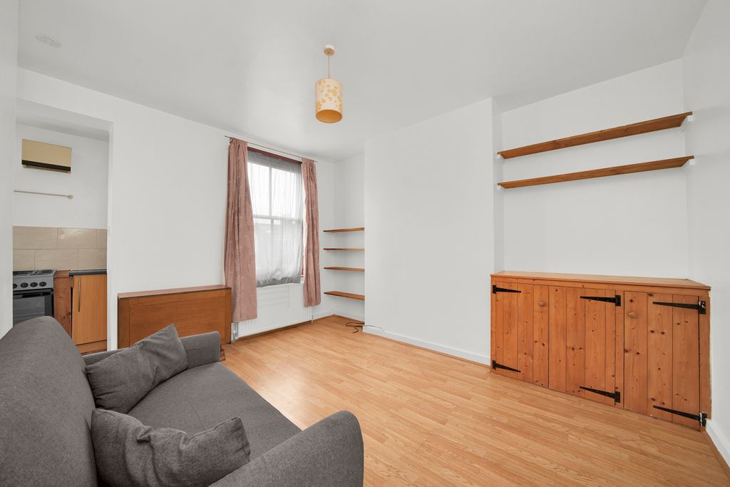 Property photo 2 of 7 Picture No. 18