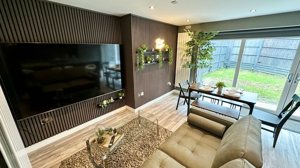 Property photo 2 of 20