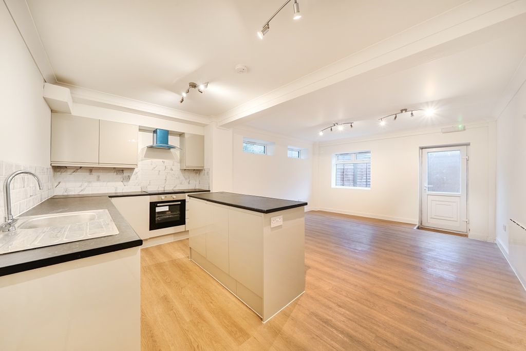 Property photo 1 of 8 1