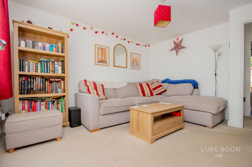 Property photo 3 of 17