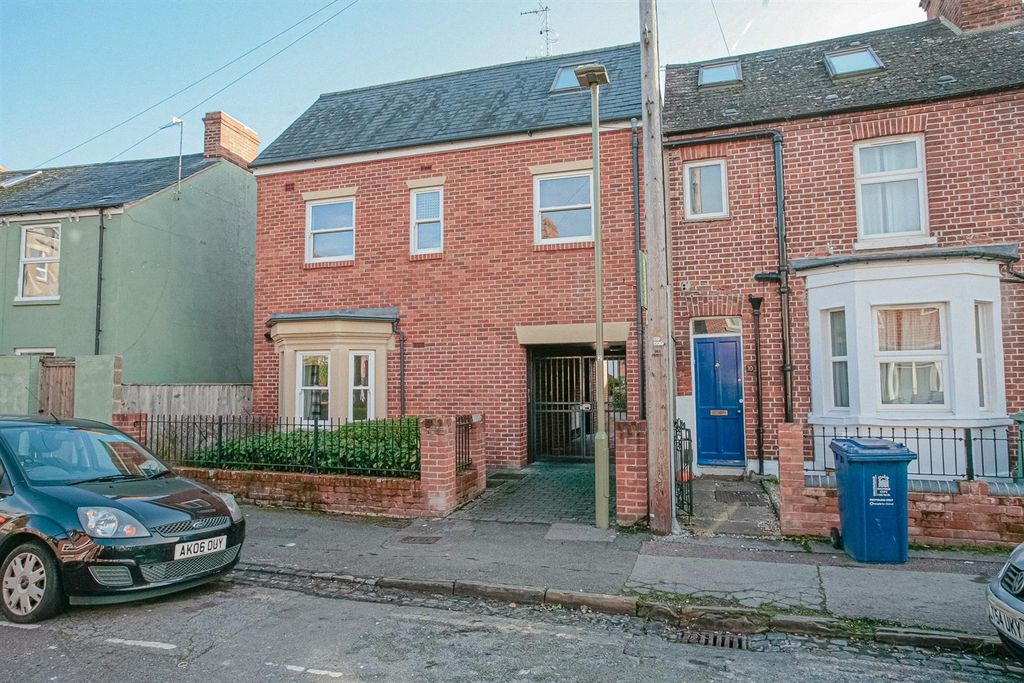 Property photo 1 of 15