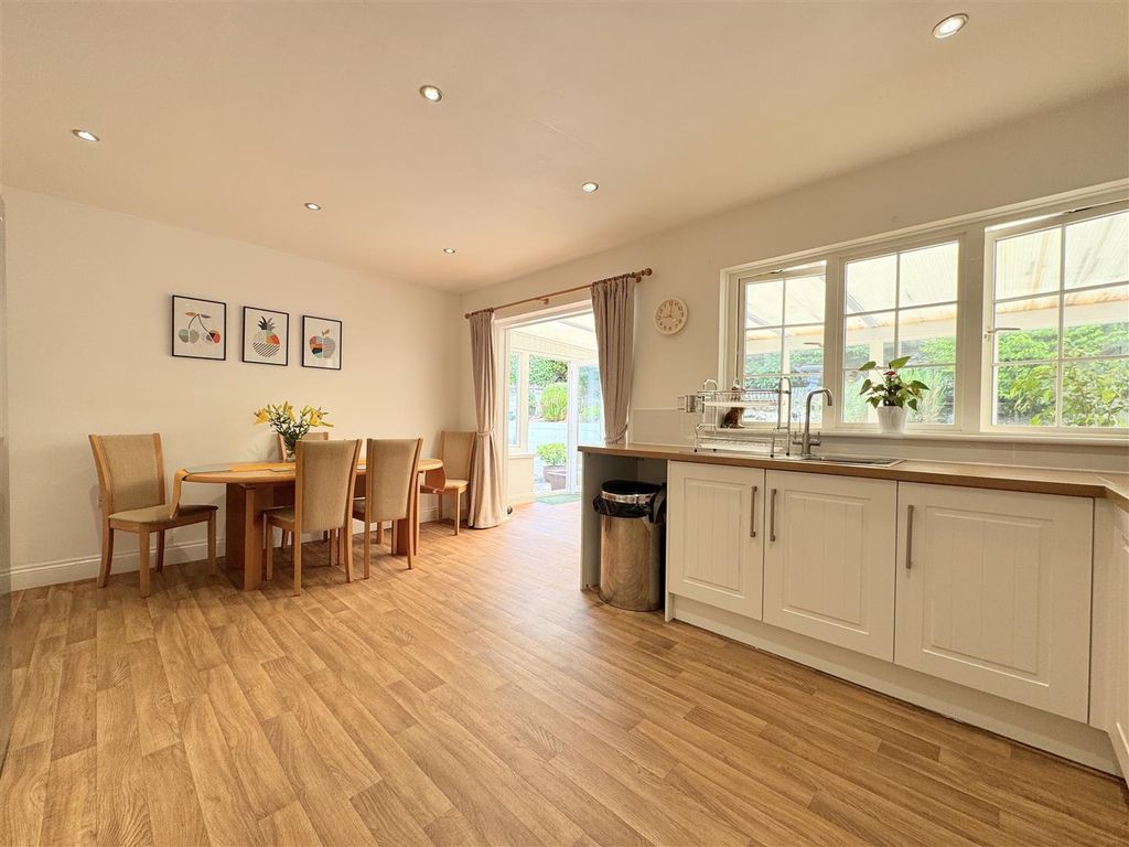 Property photo 3 of 26 Kitchen Diner