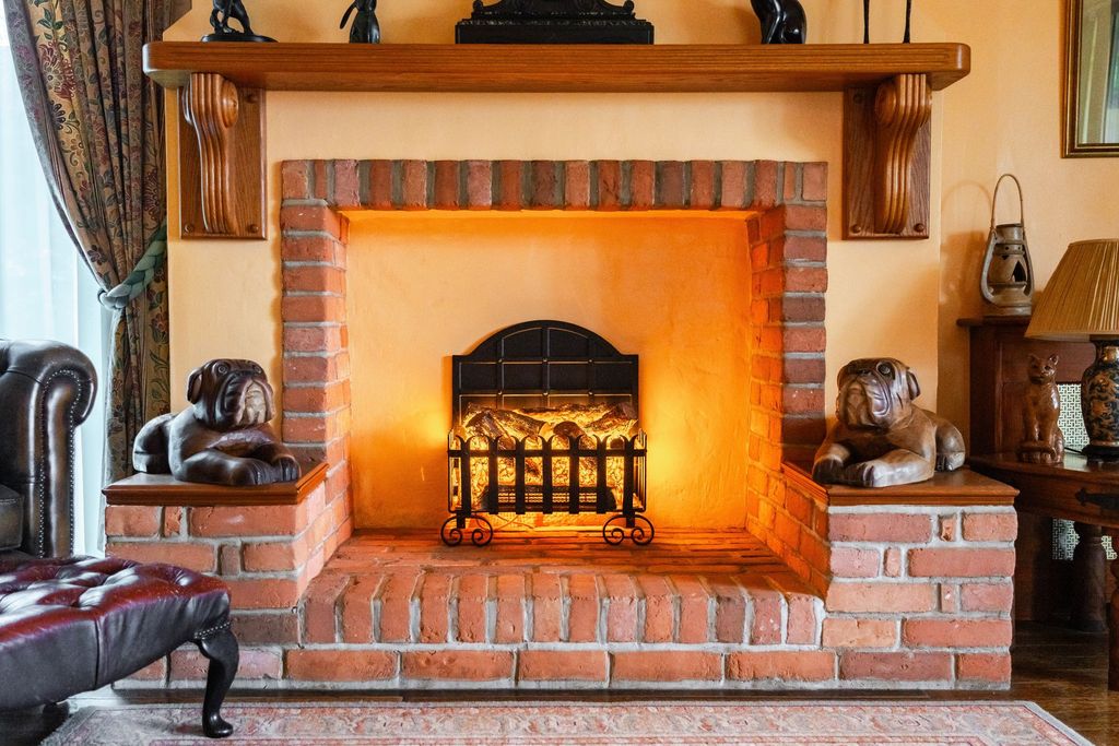 Property photo 3 of 24