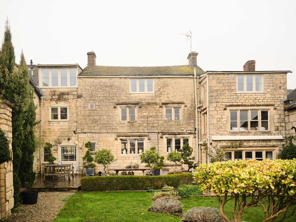 Property photo 1 of 20 Amesbury_Painswick_ 52 Copy.Jpg