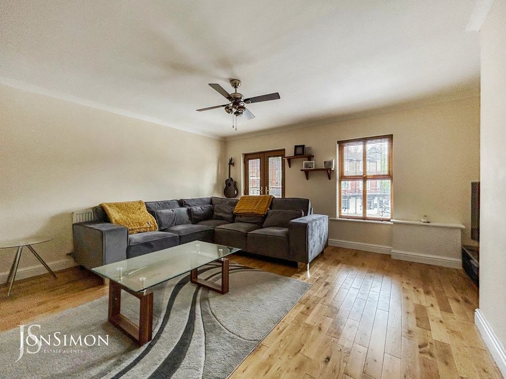 Property photo 2 of 20