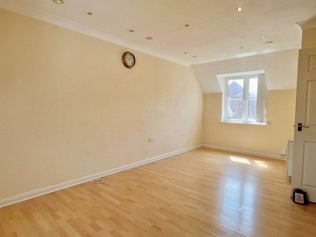 Property photo 3 of 14 Picture No. 15