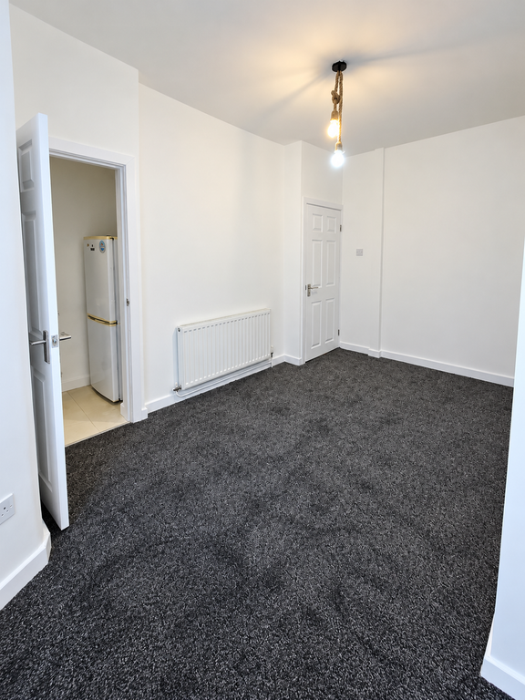 Property photo 2 of 8 4