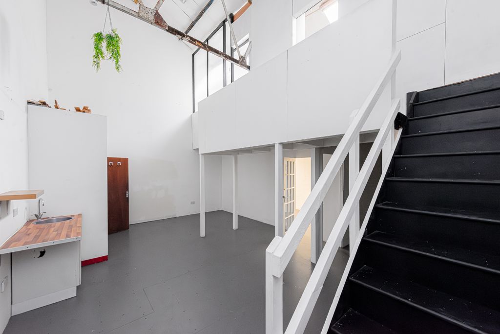 Property photo 3 of 14 Camden Road 394, Unit 16-001