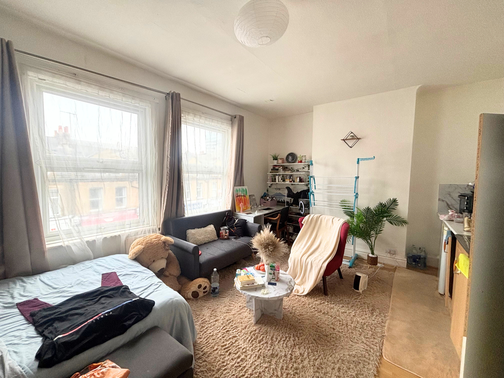 Property photo 1 of 2