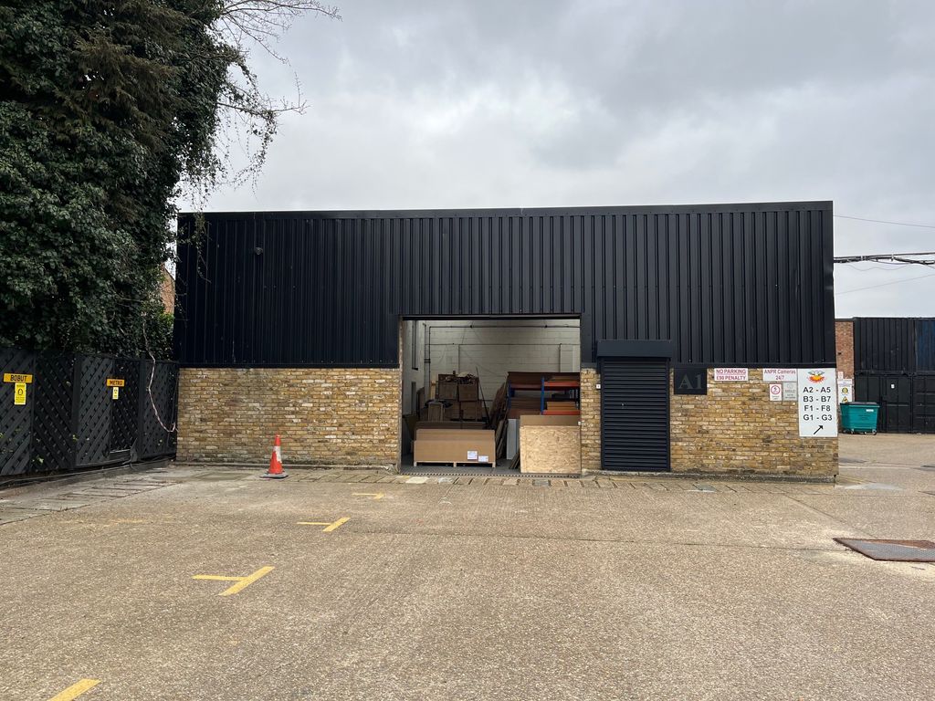 Property photo 2 of 8