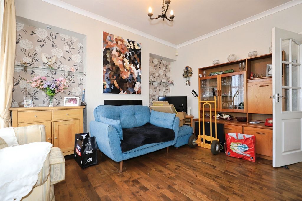 Property photo 2 of 16