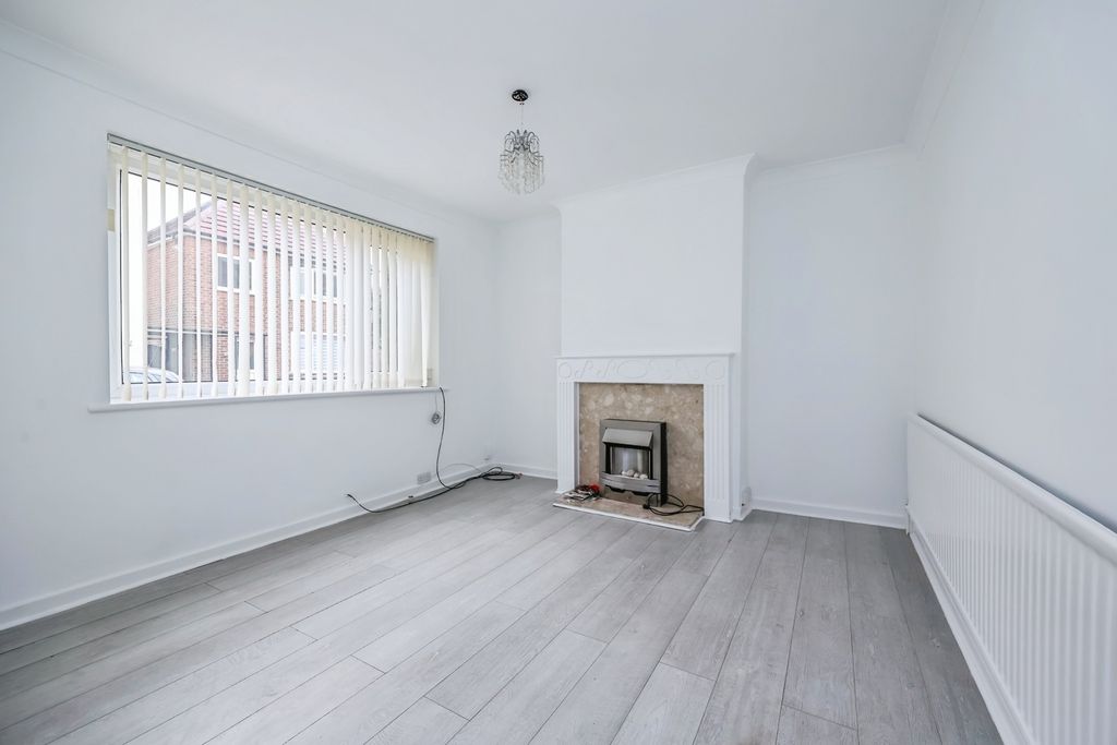 Property photo 2 of 16 Pbox-Img.Jpg