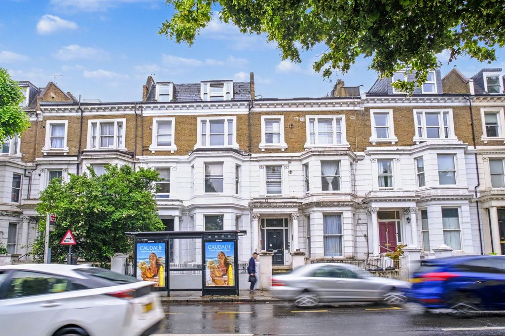 Property photo 1 of 11 Flat E, 141 Holland Road, London W14 8As