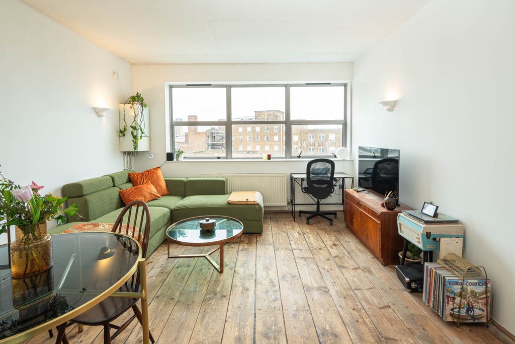 Property photo 2 of 8