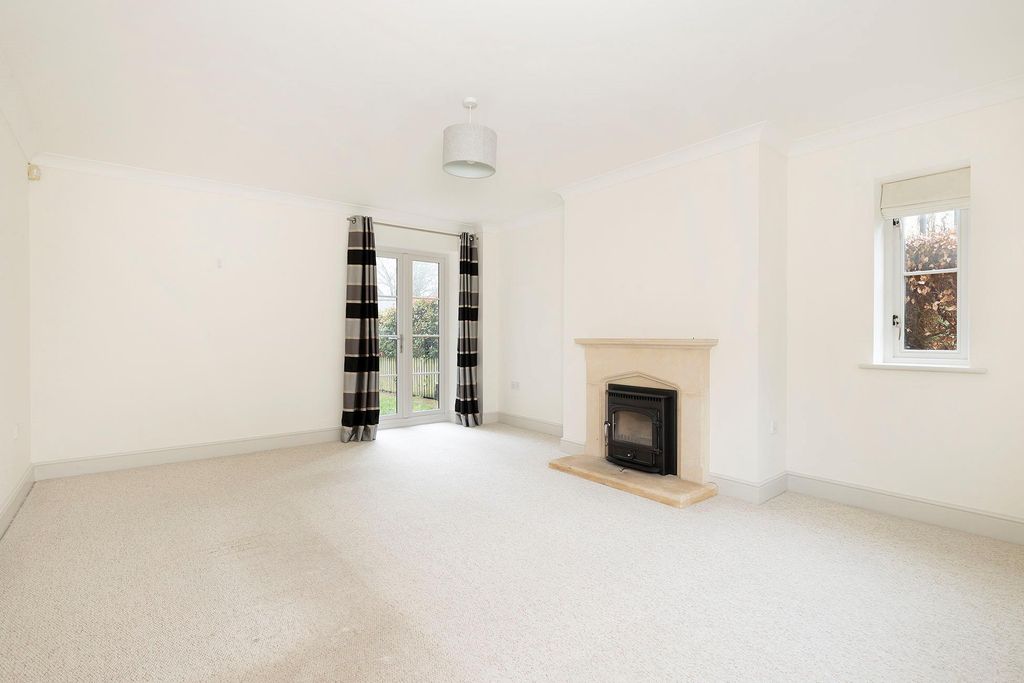 Property photo 3 of 21 Image