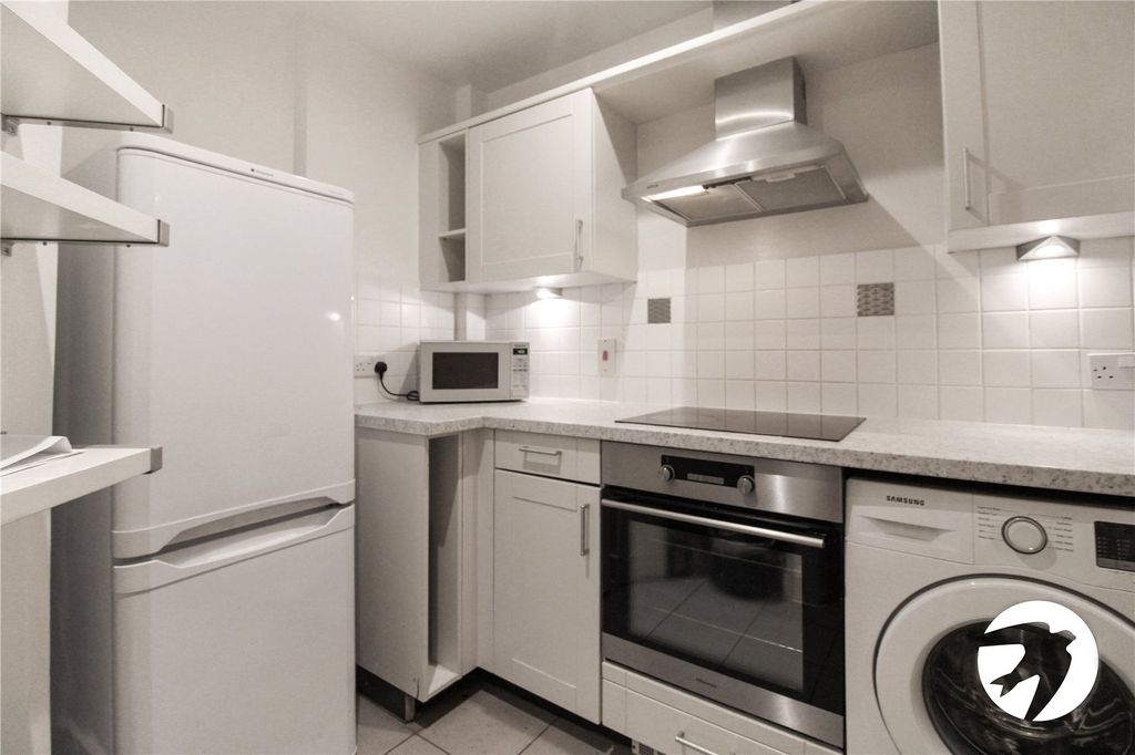 Property photo 3 of 14 Kitchen