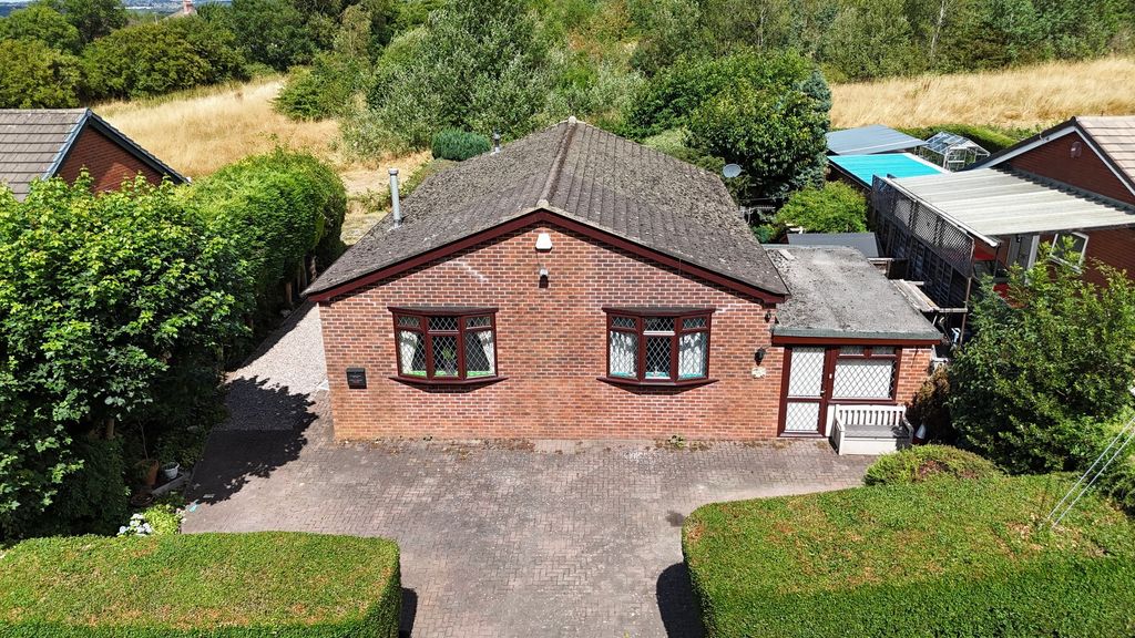 Property photo 1 of 42
