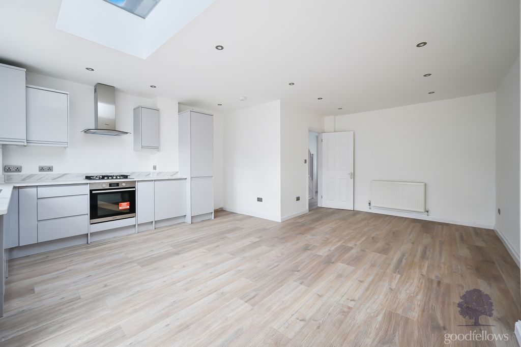 Property photo 3 of 9 Picture 3