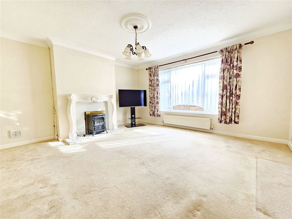 Property photo 3 of 15 Living Room