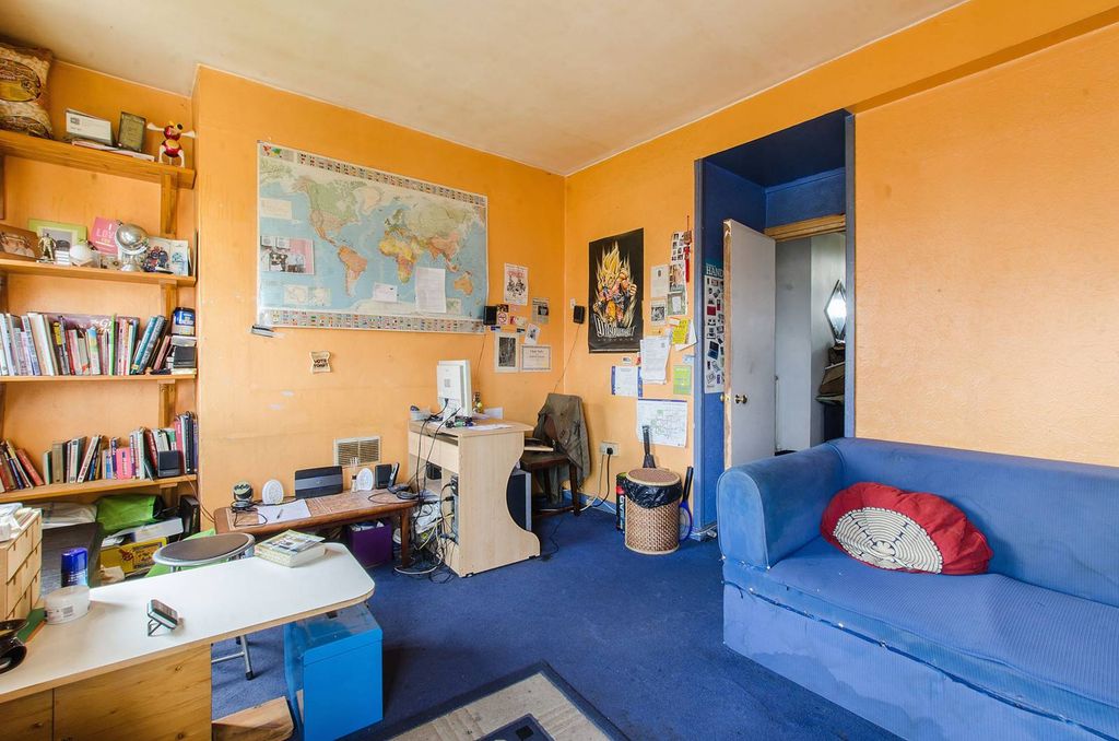 Property photo 2 of 16