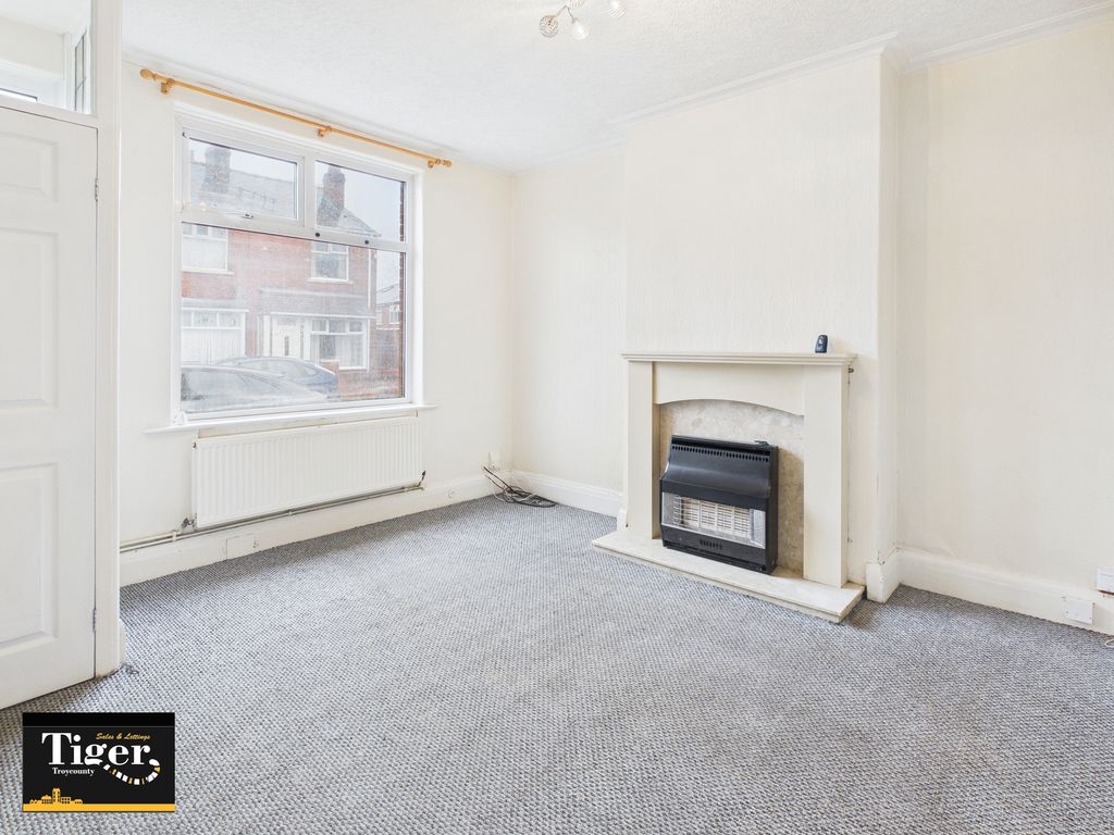 Property photo 2 of 10 Cam02176G0-Pr0711-Still009