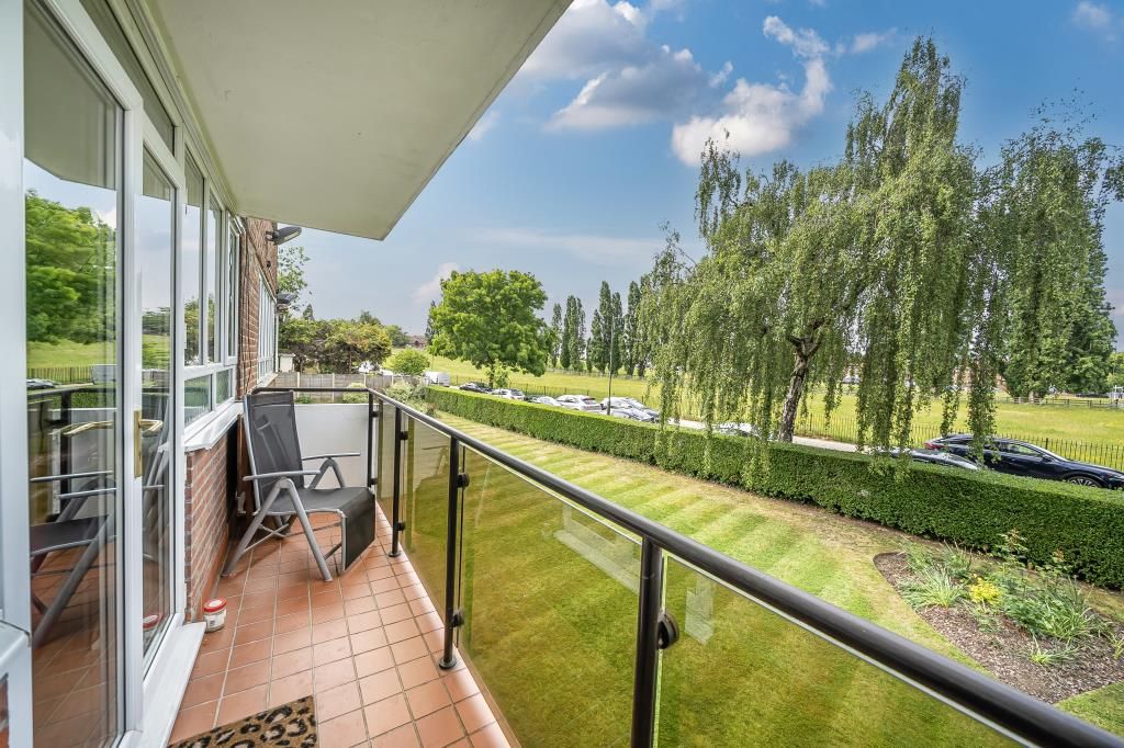 Property photo 3 of 21 Balcony