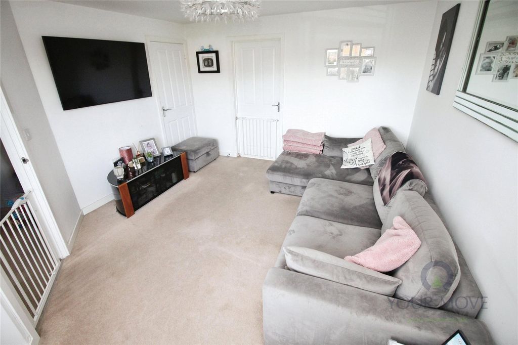 Property photo 3 of 16 Living Room