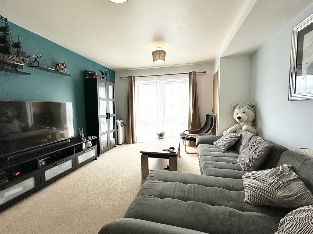 Property photo 2 of 8
