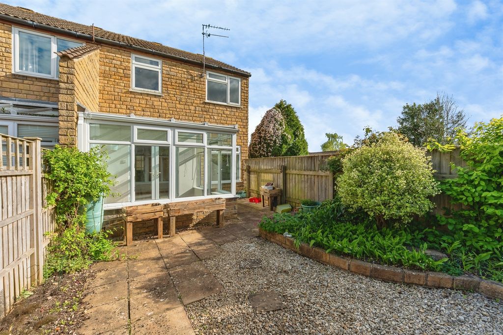 Property photo 2 of 19