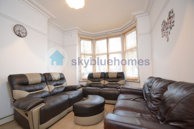 Property photo 3 of 8 Photo 7