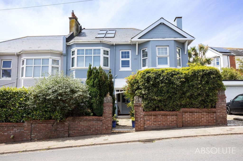 Property photo 1 of 50