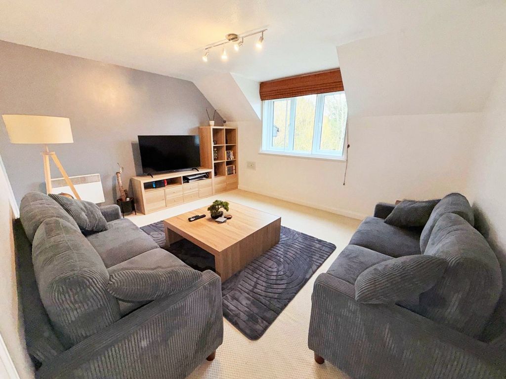 Property photo 2 of 12 5043803