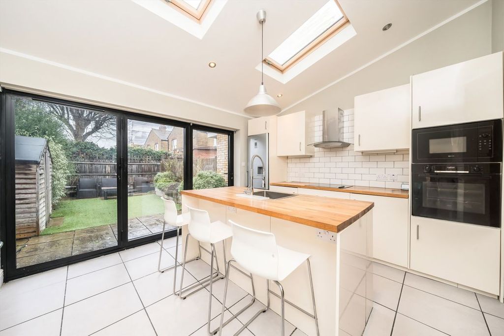 Property photo 2 of 5