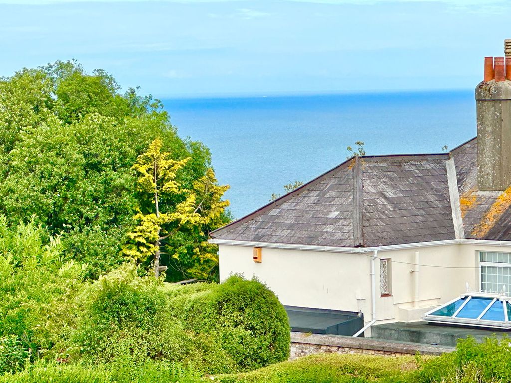 Property photo 2 of 11
