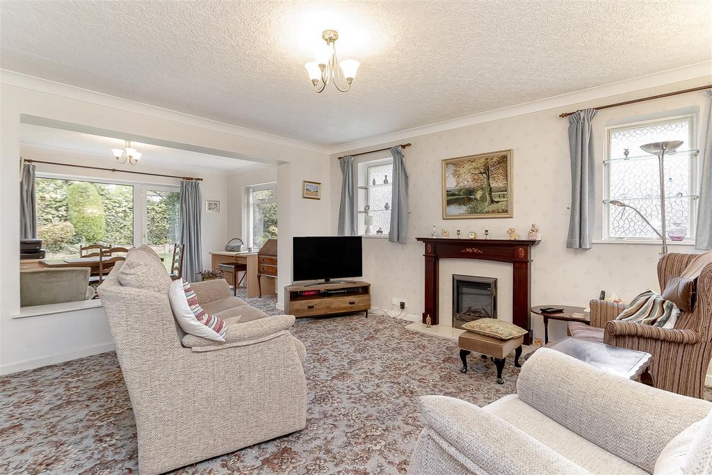 Property photo 2 of 21 Lounge - A.Jpg