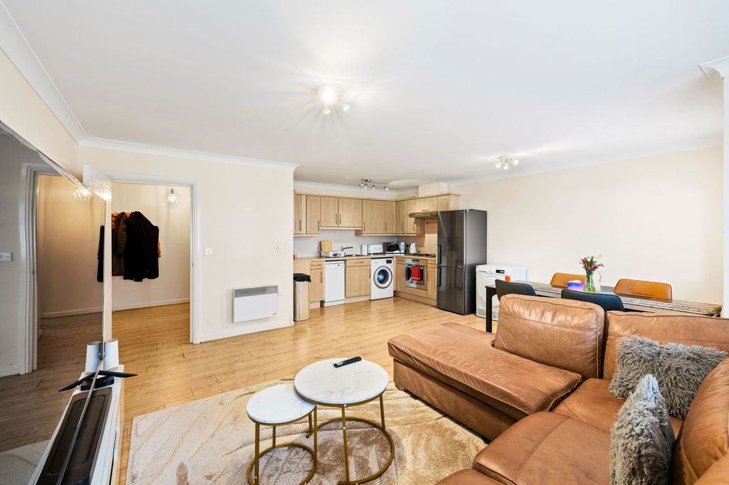 Property photo 2 of 10