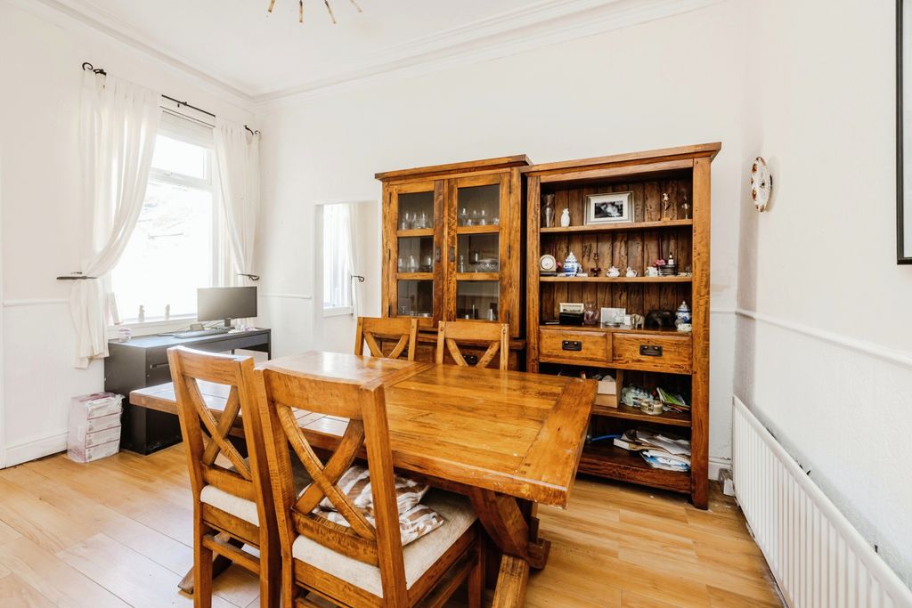 Property photo 2 of 10 Dining Room