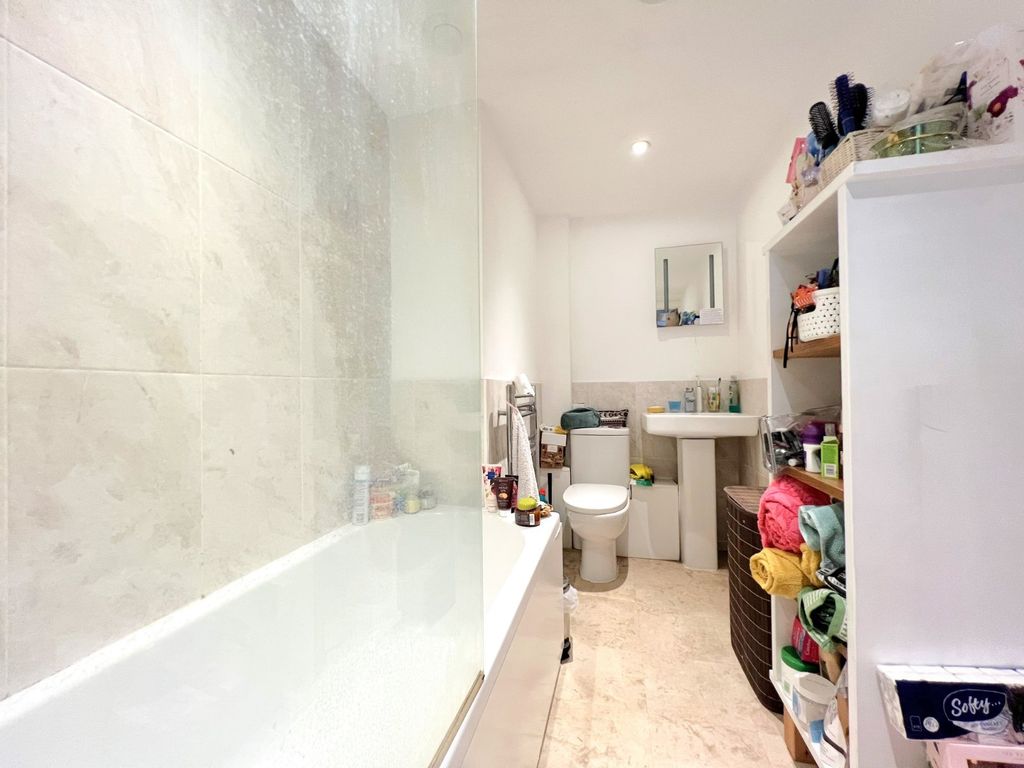 Property photo 3 of 8 Picture No. 16