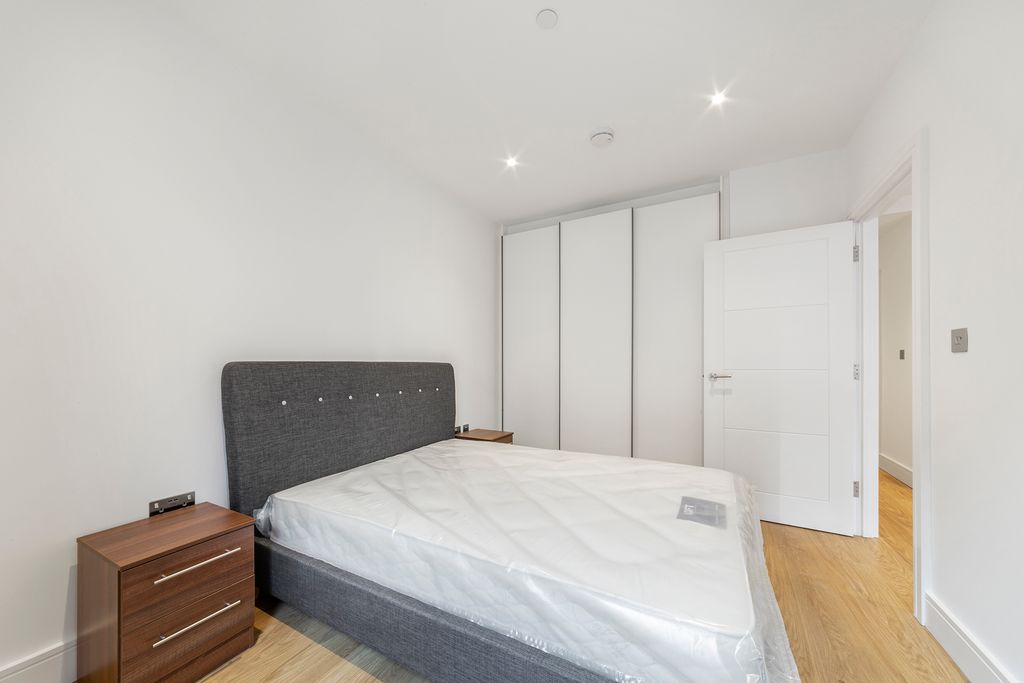 Property photo 3 of 8 Photo 6