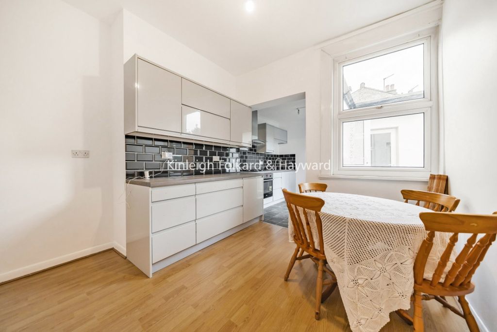 Property photo 2 of 15 0Cb04Ada-Ac61-43F2-9